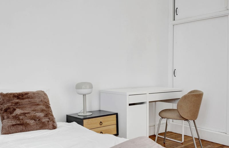 Rent of a modern 2-room apartment, 40 m², 15th district, Paris, France