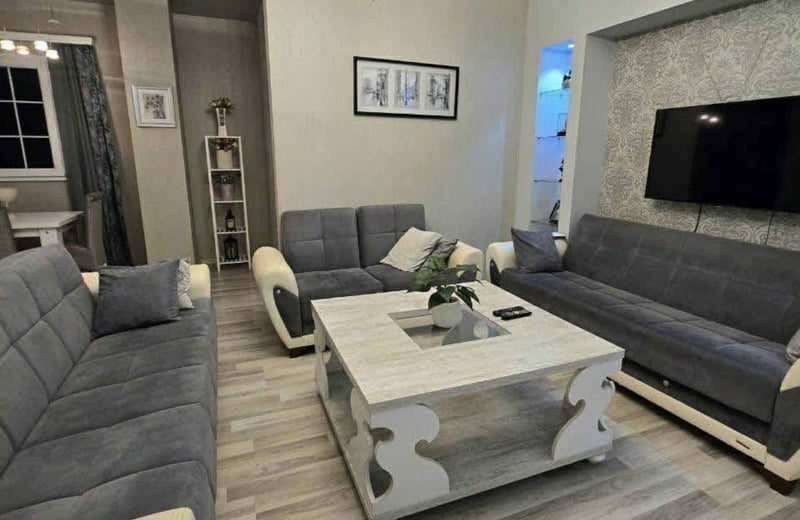 Geräumige Wohnung mit Balkon zur Miete, 80 m², Batumi, Georgien