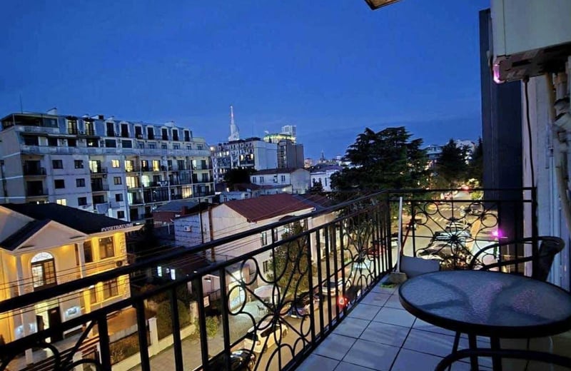 Geräumige Wohnung mit Balkon zur Miete, 80 m², Batumi, Georgien