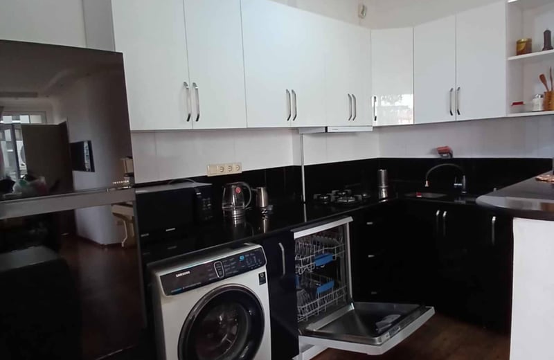 Helle, komfortable Wohnung mit großem Balkon zur Miete, 85 m², Batumi, Georgien