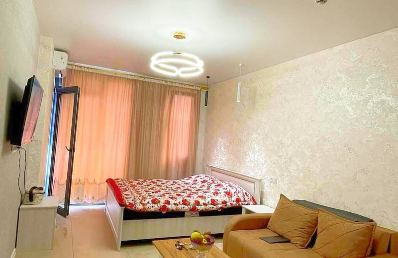 Neues, helles Studio mit Balkon zur Miete, 35 m², Batumi, Georgien