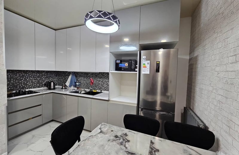 Alquiler de luminoso y cómodo apartamento en Black Sea Tower, 62 m², Batumi, Georgia