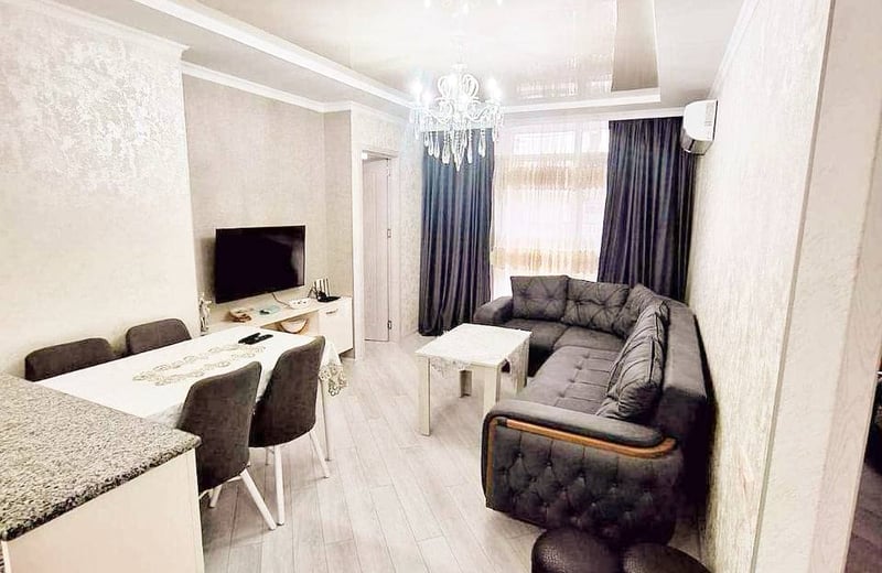 Helle, möblierte Wohnung mit Balkon zur Miete, 65 m², Alt-Batumi, Batumi, Georgien