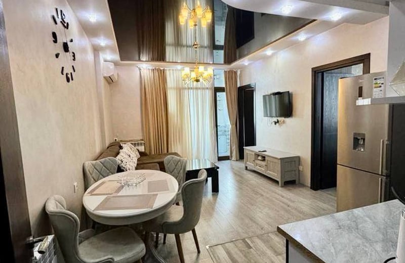 Vermietung einer hellen, komfortablen Wohnung mit Balkon, 60 m², Batumi, Georgien