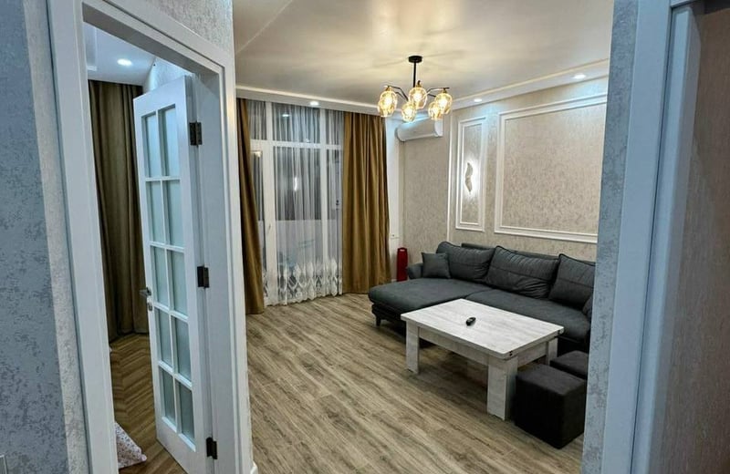 Аренда просторной, современной квартиры с балконом, 70 м², Батуми, Грузия