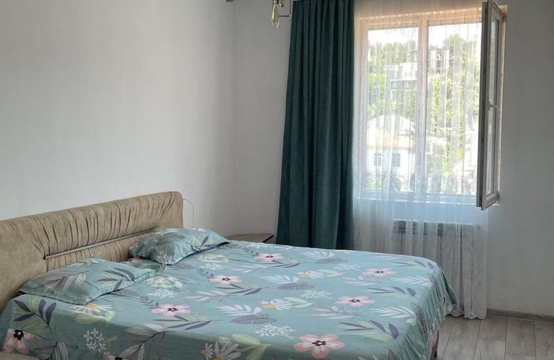 Alquiler de un apartamento nuevo y espacioso, 130 m², Batumi, Georgia