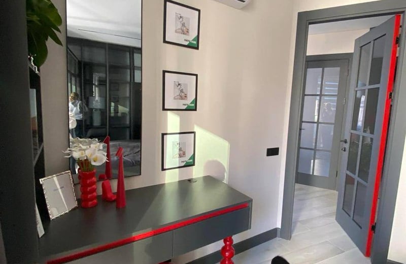 Alquiler de apartamento luminoso y moderno con balcón, 70 m², Batumi, Georgia