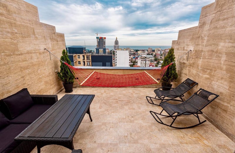 Moderne 100 m² Wohnung mit Stadtblick zu vermieten, Batumi, Georgien