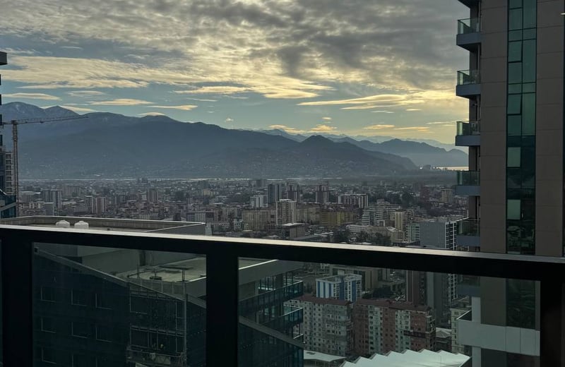 Alquiler de un apartamento moderno y amueblado de 60 m² en Black Sea Tower, Batumi, Georgia