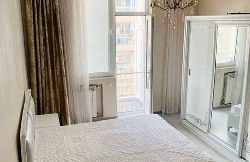 Alquiler de un apartamento espacioso y luminoso de 101 m² en Dona House, Batumi, Georgia