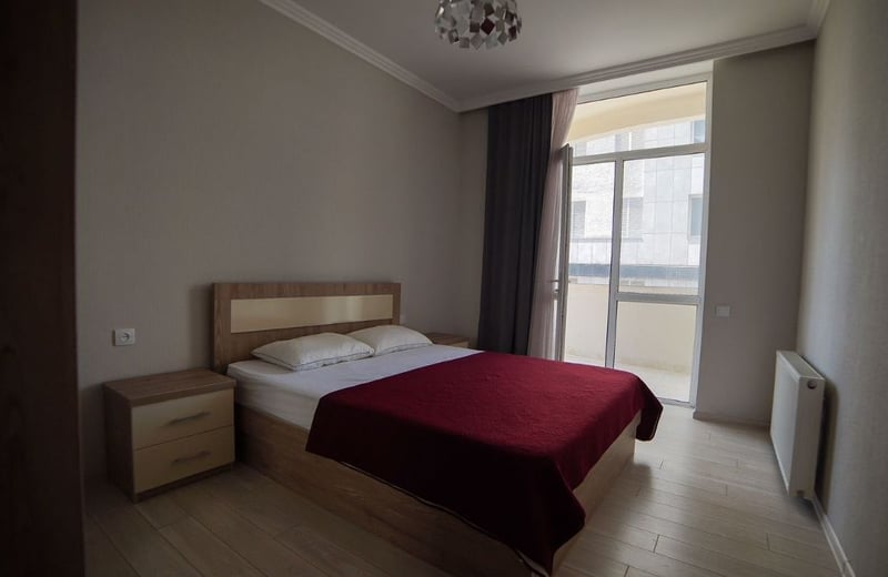 Vermietung einer geräumigen, möblierten Wohnung, 90 m², Batumi, Georgien