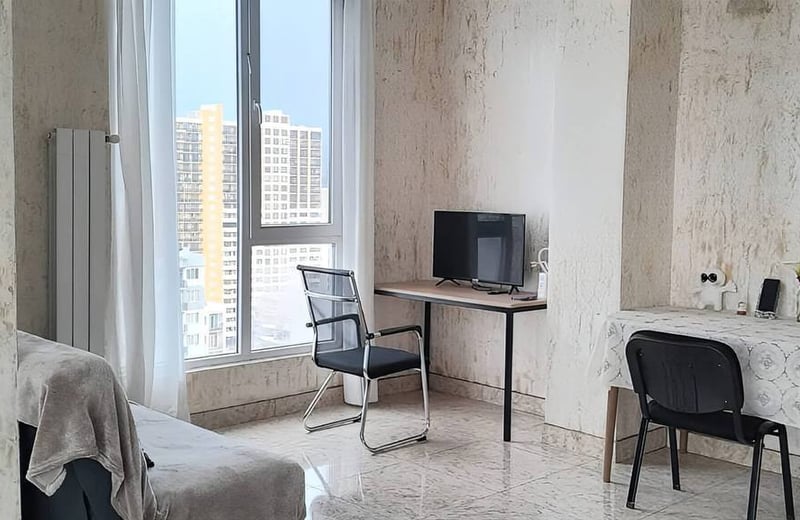 Rent a spacious, fully furnished apartment with balcony, 75 m², Batumi, Georgia