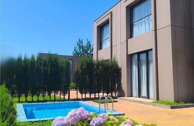 Rent a luxury, designer villa with pool and terrace, 150 m², Batumi, Georgia