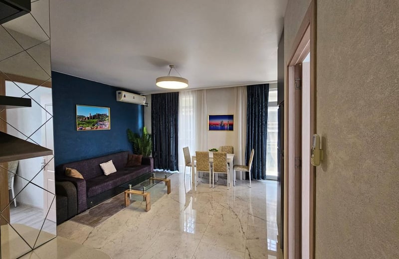 Vermietung einer komfortablen, möblierten Wohnung mit Balkon, 65 m², Batumi, Georgien