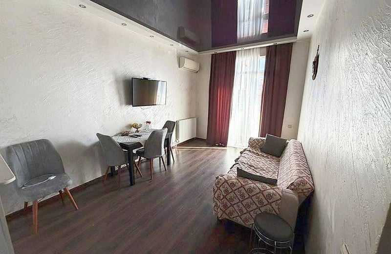 Аренда меблированной квартиры возле парка, Батуми, Грузия