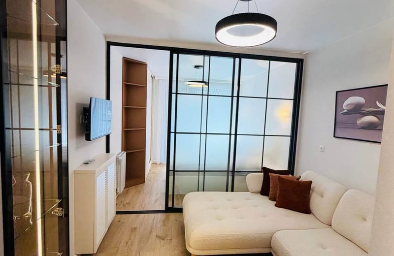 Vermietung einer hellen, stilvollen Wohnung, Blu Sky Tower, Batumi, Georgien