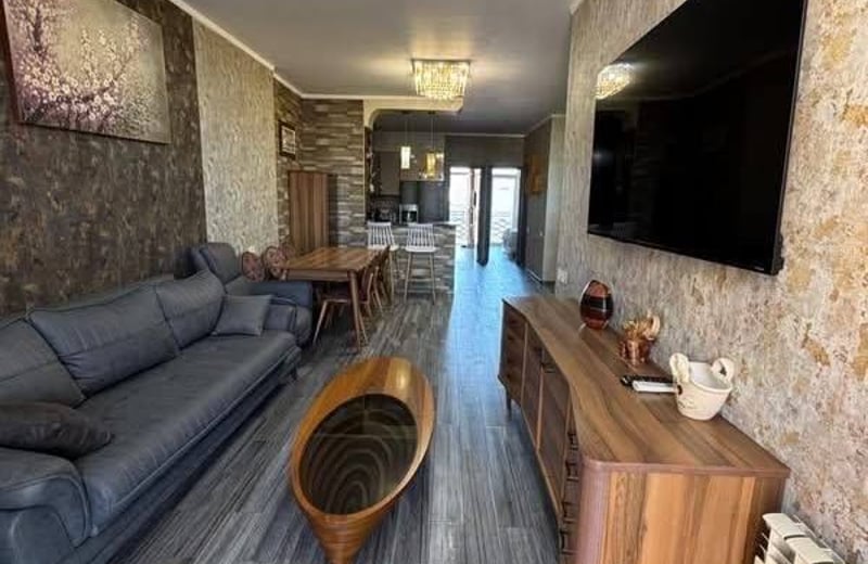 Rent a luxury, spacious apartment with sea and mountain view, 118 m², Batumi, Georgia