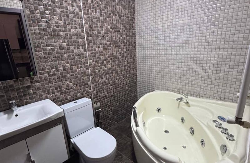 Rent a luxury, spacious apartment with sea and mountain view, 118 m², Batumi, Georgia