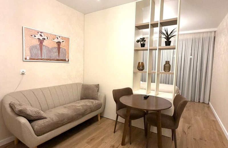 Location d'un studio lumineux et cosy, 32 m², Blue Sky Tower, Batoumi, Géorgie