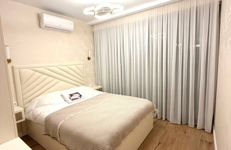 Location d'un studio lumineux et cosy, 32 m², Blue Sky Tower, Batoumi, Géorgie