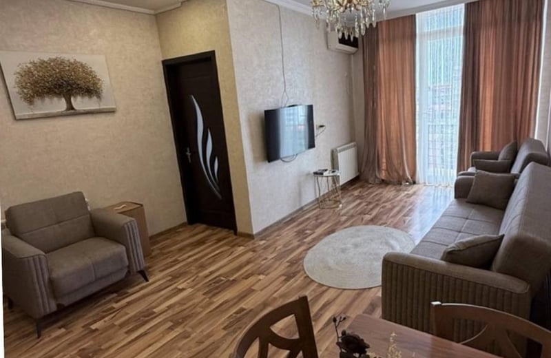 Vermietung einer hellen, komfortablen Wohnung mit Balkon, 55 m², Batumi, Georgien