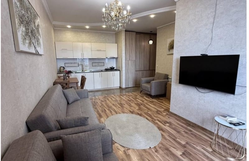 Vermietung einer hellen, komfortablen Wohnung mit Balkon, 55 m², Batumi, Georgien