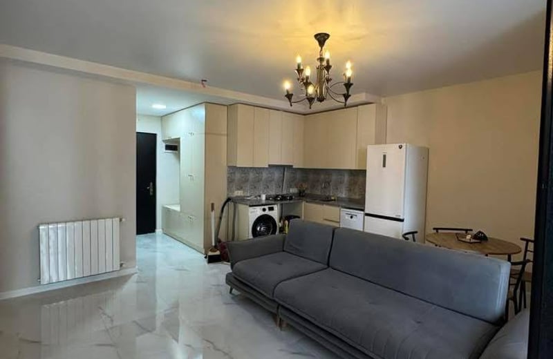 Alquiler de apartamento luminoso y amplio con balcón, Batumi, Georgia