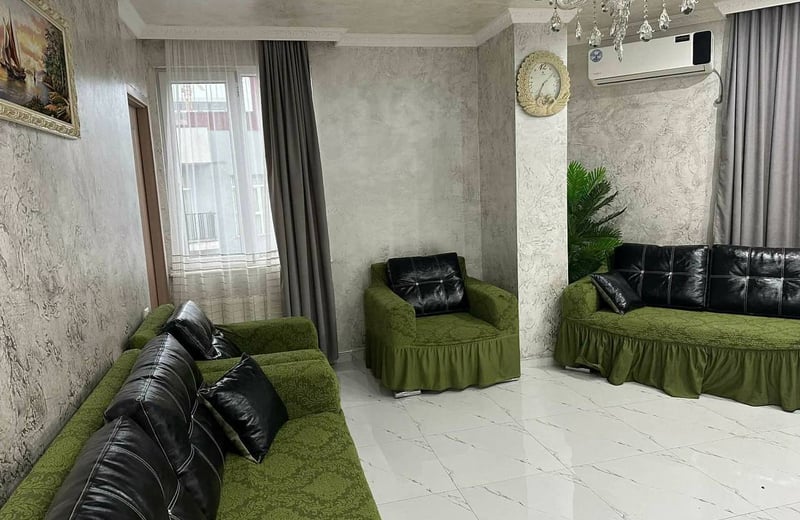 Vermietung einer geräumigen, komfortablen Wohnung mit Balkon, 71 m², Batumi, Georgien