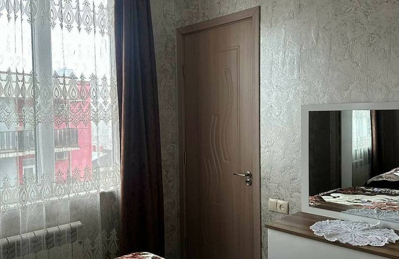 Vermietung einer geräumigen, komfortablen Wohnung mit Balkon, 71 m², Batumi, Georgien