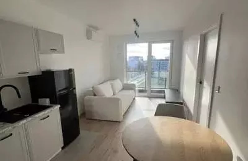 Alquiler a largo plazo apartamento de 2 habitaciones con balcón y gimnasio, Legnicka Residence, Breslavia, Polonia