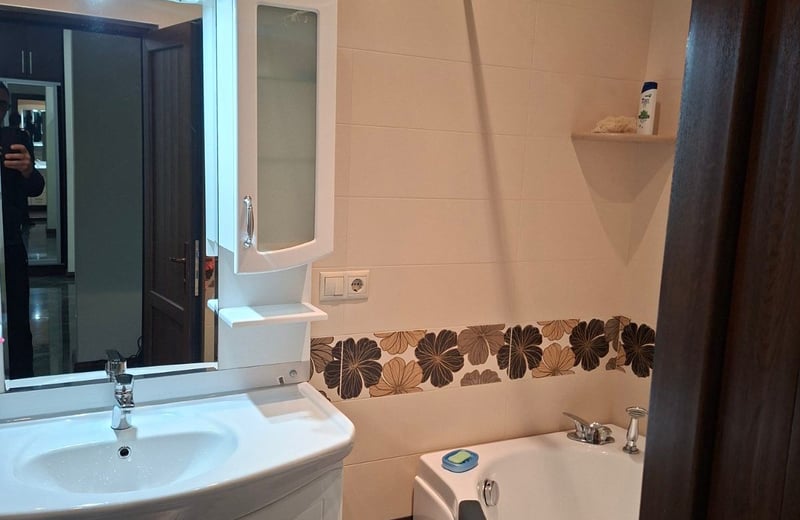 Rent of a cozy apartment 120 m² with sea view, Batumi, Georgia