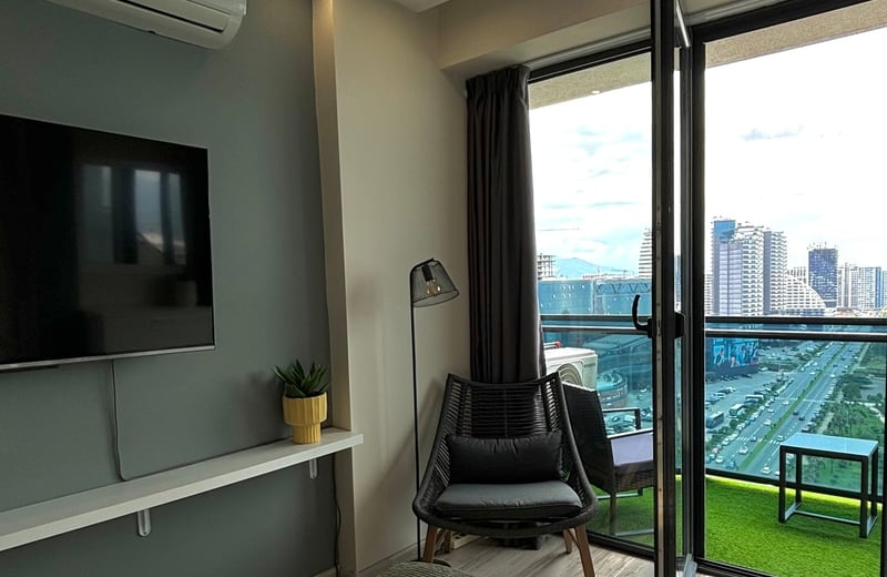 Alquiler de un estudio con vistas panorámicas al mar y al bulevar, 30 m², Batumi, Georgia