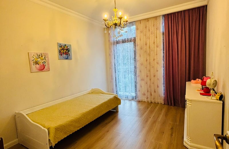 Miete eines geräumigen dreistöckigen Hauses, Makhinjauri, Batumi, Georgien