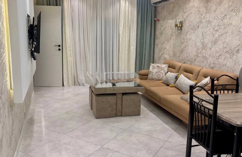 Сдаётся в аренду уютная и меблированная квартира (66 м²) в Батуми