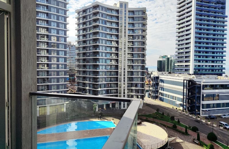 Long-term rental of a spacious apartment close to the sea in White Sails, Batumi, Georgia