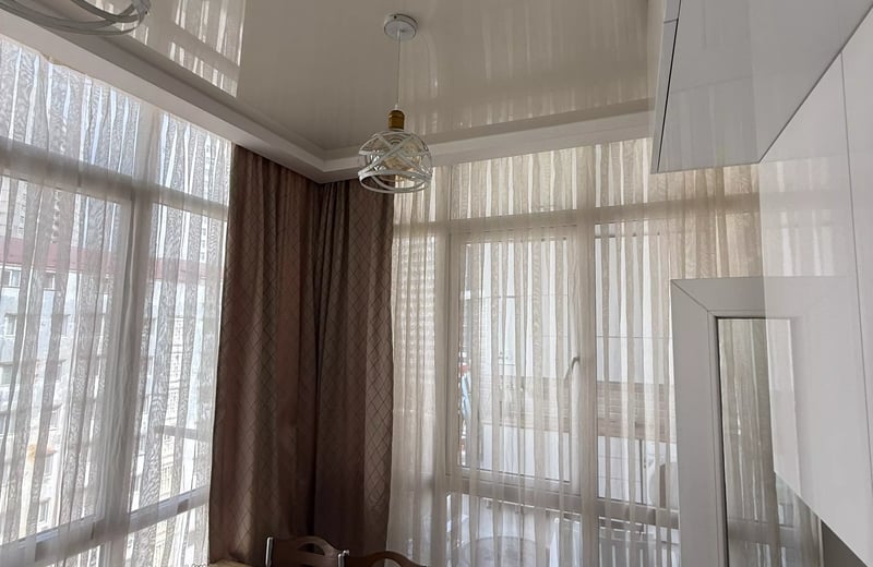 Location longue durée d’un appartement 5 pièces 90 m², quartier Khimshiashvili, Batoumi, Géorgie