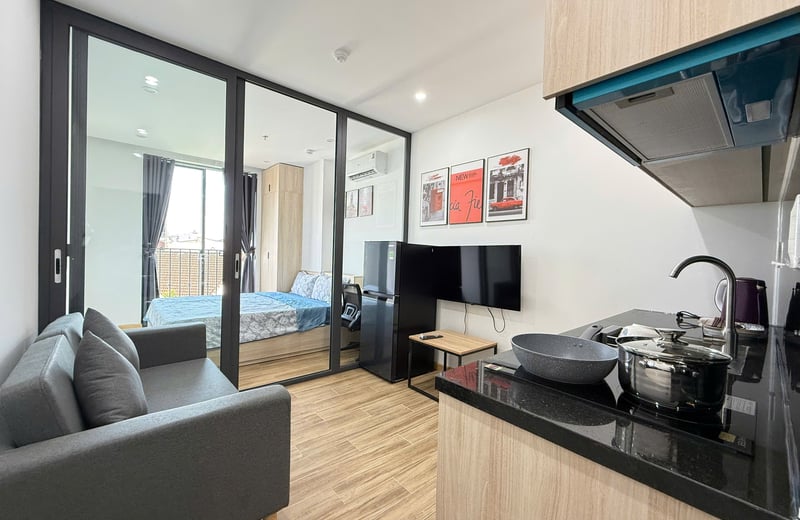 Rent a modern, furnished apartment near the beach, Da Nang, Vietnam