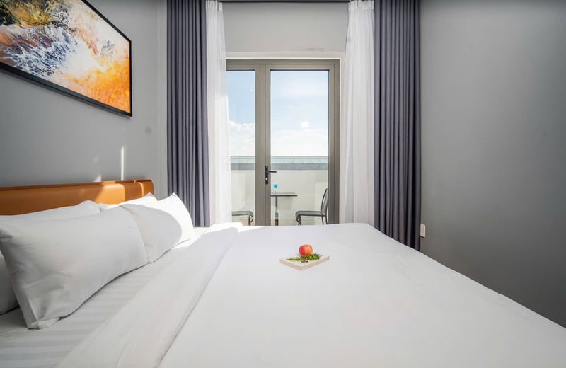 Rent a luxury, furnished apartment with pool, Ngu Hanh Son, Da Nang, Vietnam