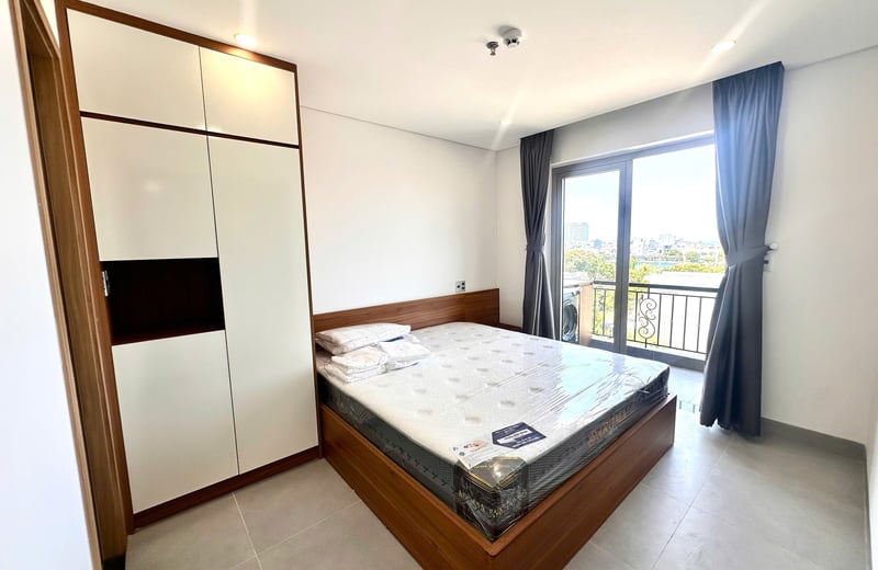 Rent of a modern, spacious 2-bedroom apartment near the beach, Da Nang, Vietnam
