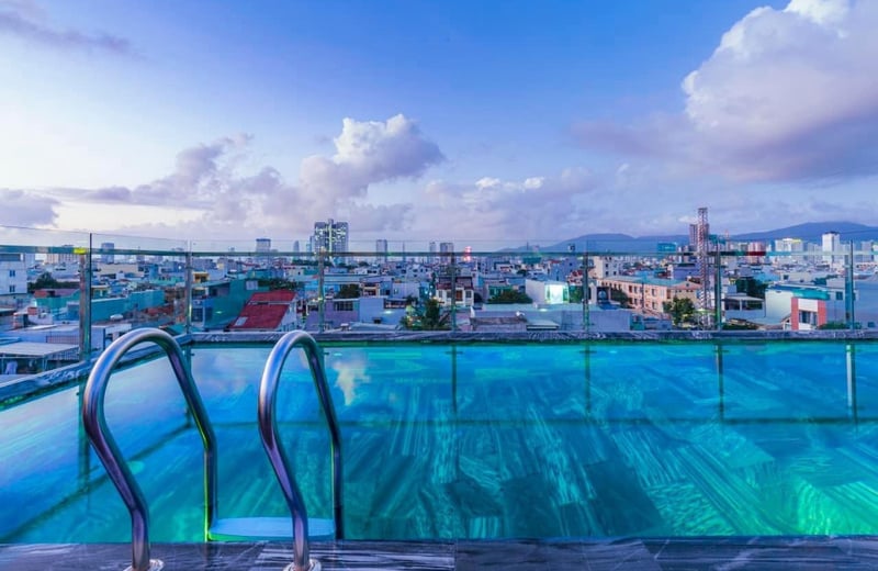 Rent a bright, furnished apartment near the beach, Ngu Hanh Son, Da Nang, Vietnam