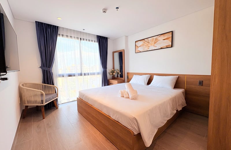 Bright Elegant Apartment for Rent Near the Beach, Da Nang, Vietnam