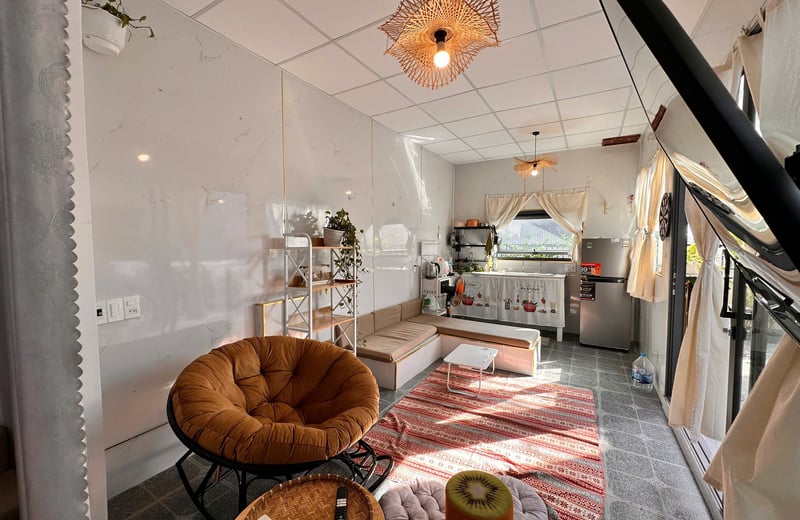 Bright, cozy penthouse for rent with garden balcony, Da Nang, Vietnam