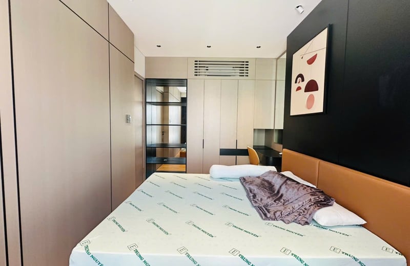Luxury Fully Furnished 1-Bedroom Apartment for Rent in Hai Chau, Da Nang