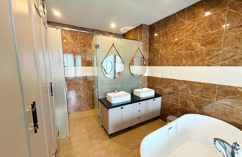 Stilvolle Luxuswohnung mit Meerblick zur Miete, Da Nang, Vietnam