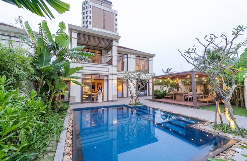 Rent a luxury and modern villa with a pool in Da Nang, Vietnam