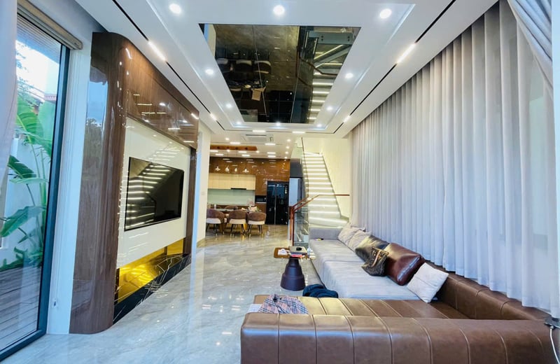 Alquiler de una casa de lujo y luminosa de 350 m² con un hermoso jardín en el distrito de Hai Chau, Da Nang, Vietnam