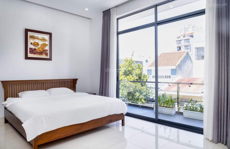 Modern, bright villa for rent with pool and garden, Da Nang, Vietnam