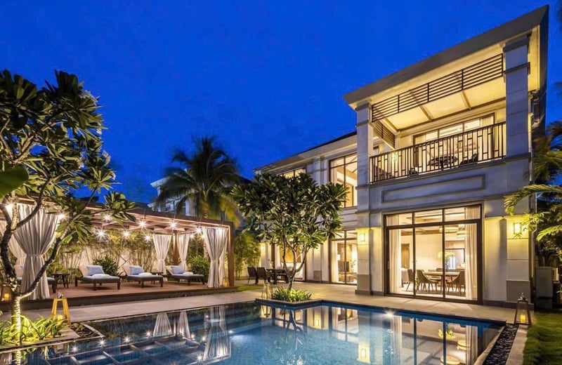 Rent a luxury villa with sea view, 377 m², Ngu Hanh Son, Da Nang, Vietnam