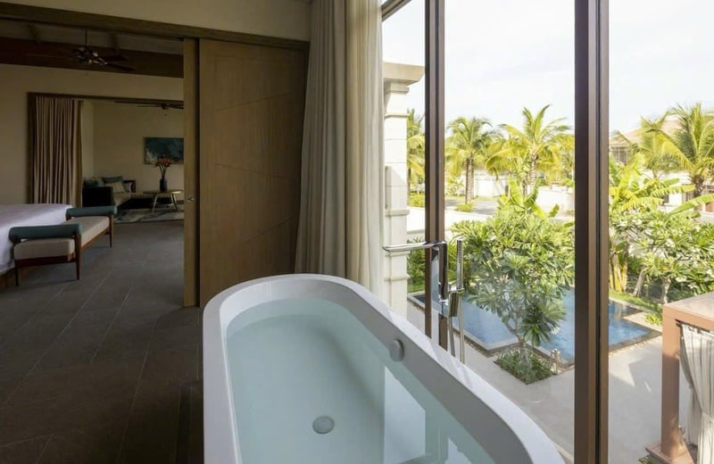 Rent a luxury villa with sea view, 377 m², Ngu Hanh Son, Da Nang, Vietnam