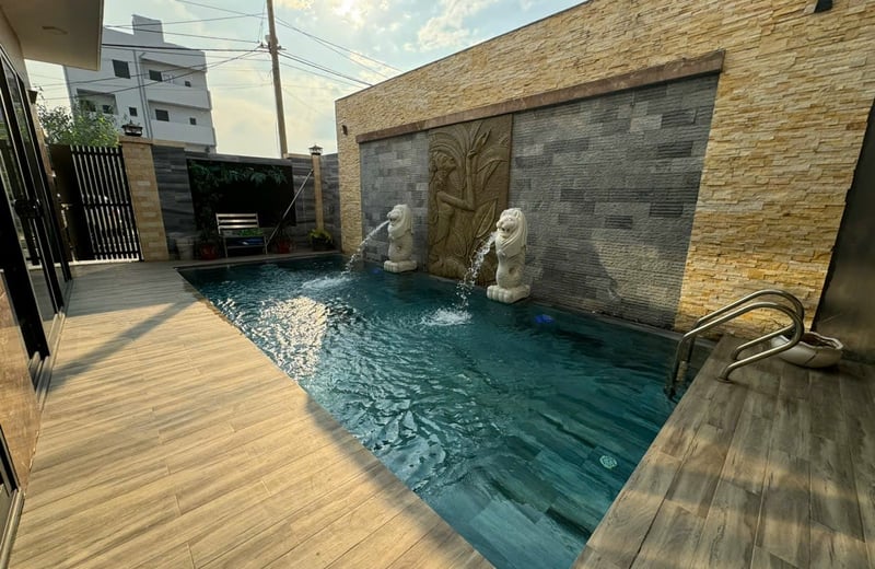 Location d'une maison moderne avec piscine proche de la mer, Da Nang, Vietnam